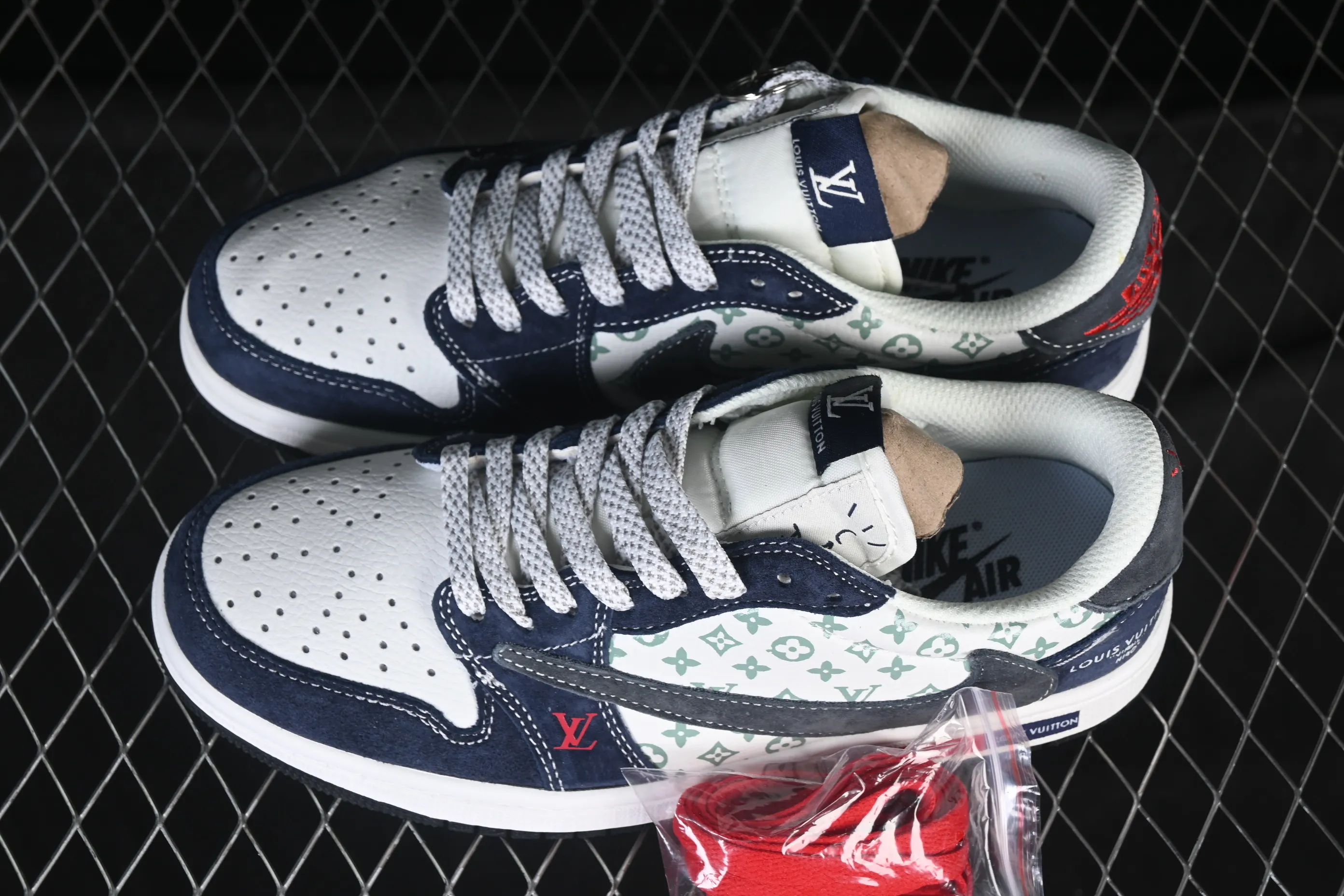 All categories Air Jordan Jordan series basketball shoes Air Jordan 1 Low High-end customized low-top sneakers Travis Scott x Fragment Design x Air Jordan 1 Low OG SP AJ1 Joe 1 joint gray and blue printed pig eight low-top cultural casual sneakers DZ5899-034
